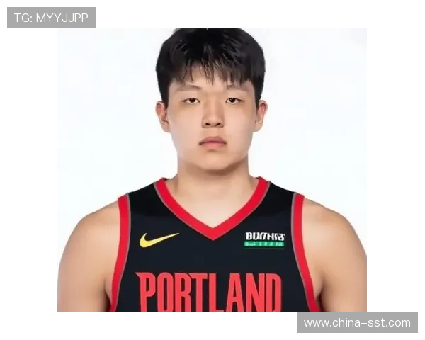 杨瀚森技术犯规被撤销 篮球迷欢呼